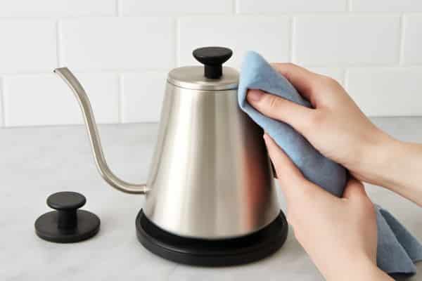 How to Keep Your Fellow Kettle Clean